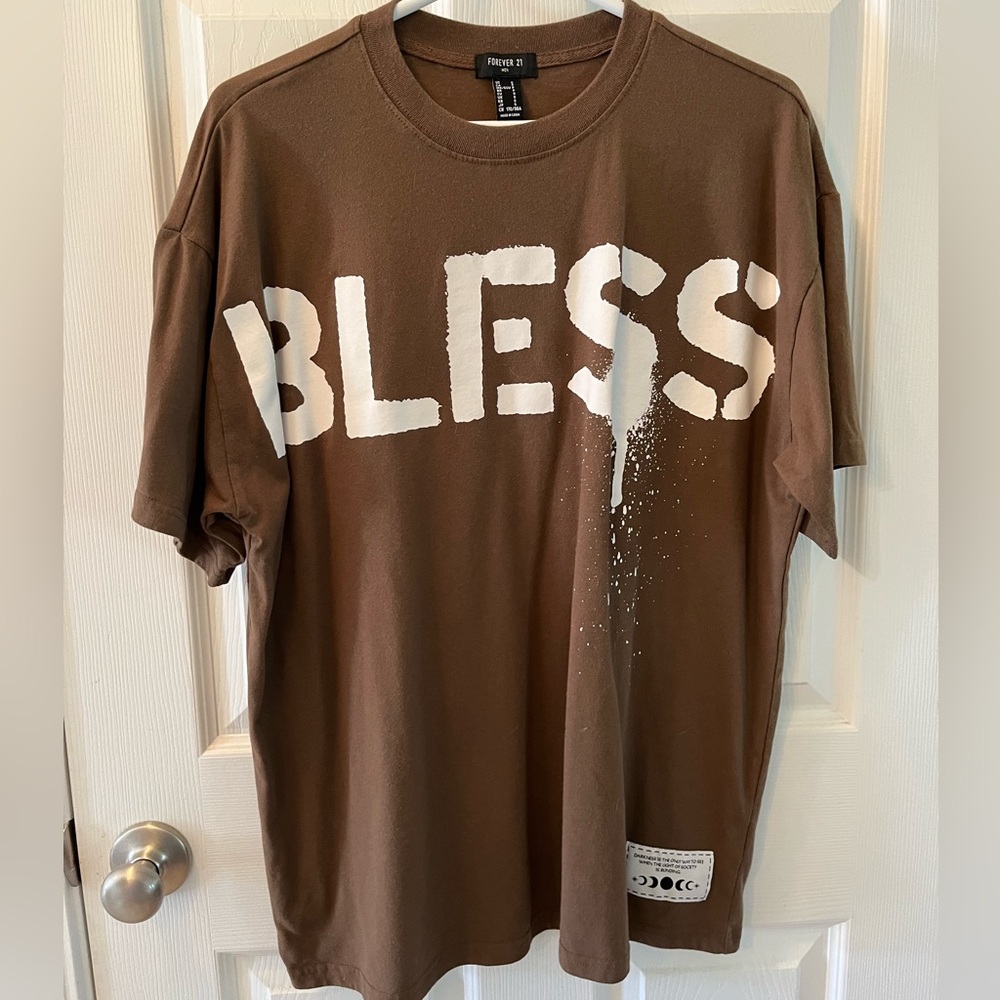 Forever 21 Men’s Small Brown/White Graphic Tee